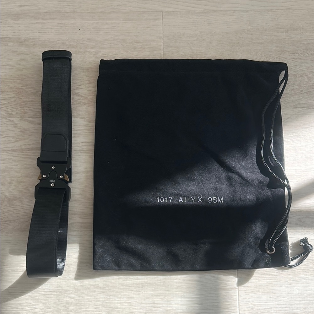 1017 ALYX 9SM Black Belt and Dust Bag